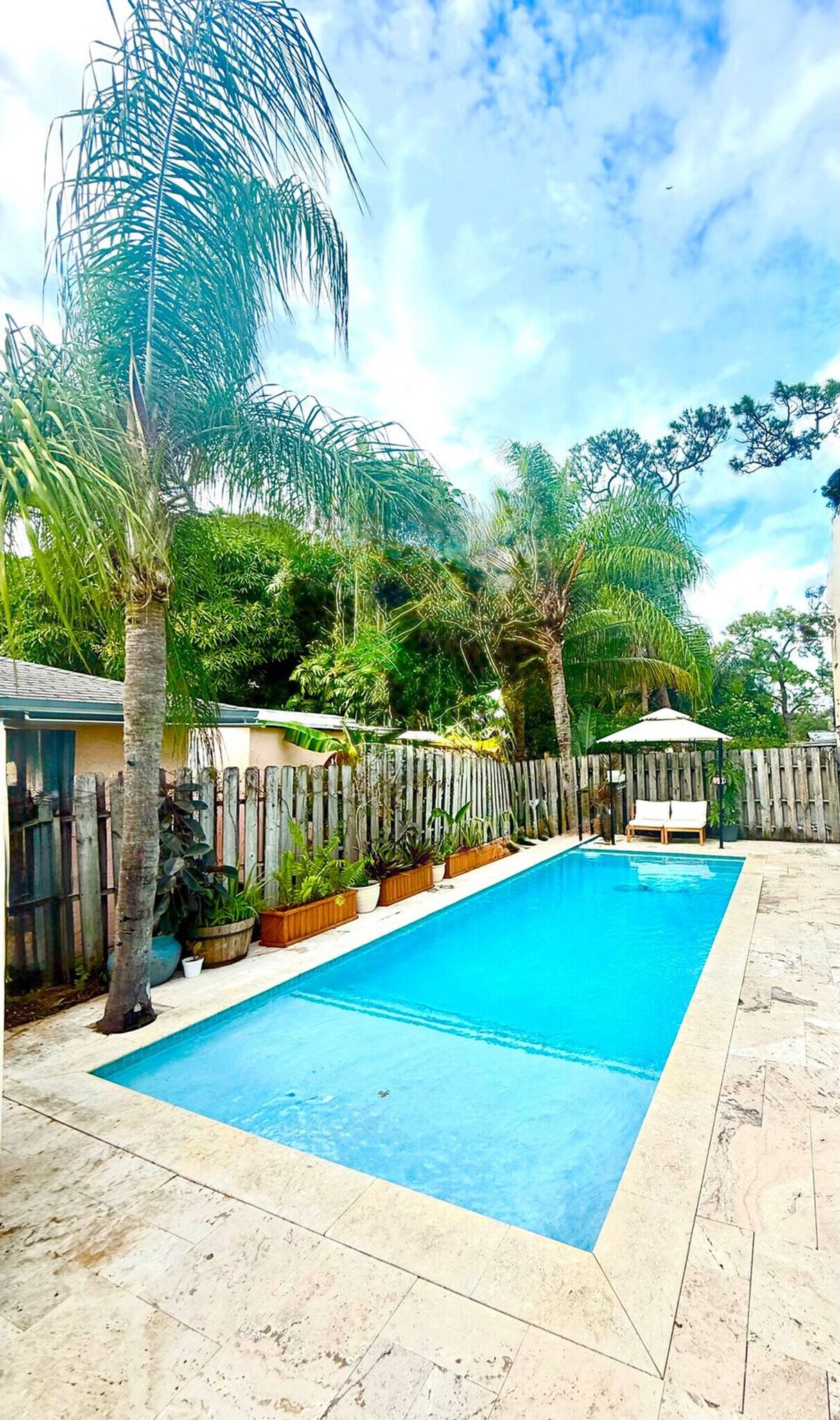 Building Photo - 507 NE 34th St