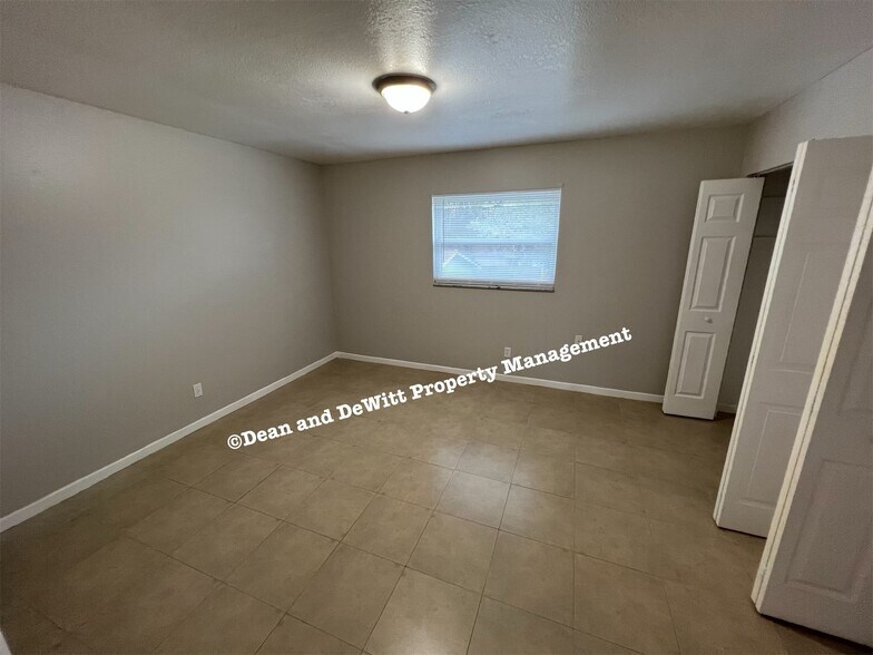Building Photo - 1 Bed/1 Bath - Unit 207