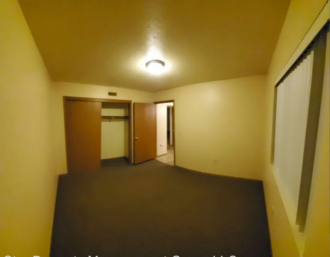 Building Photo - Cozy 2 Bedroom Apartment with Great Layout & Prime Location