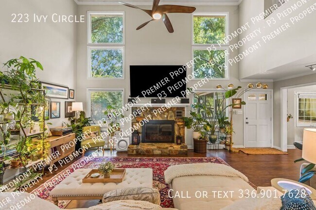 Building Photo - 223 Ivy Cir