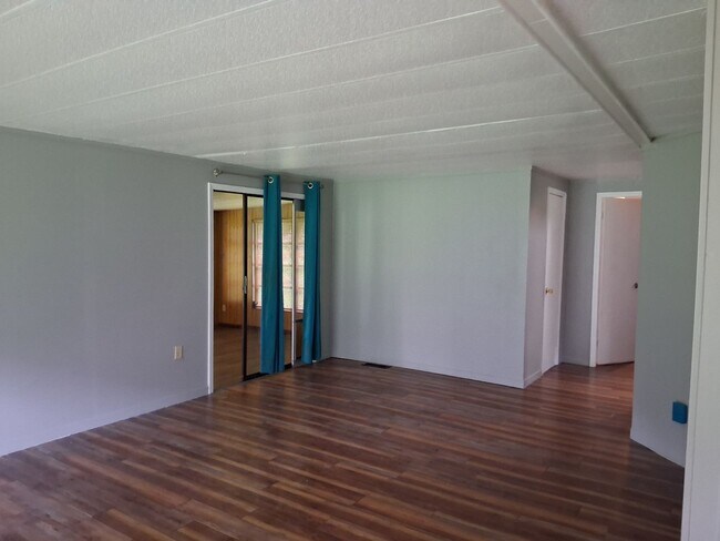 Building Photo - 3610 CR 406