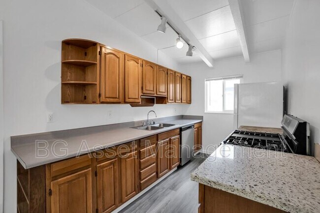 Building Photo - 1588 Ridgecrest Rd