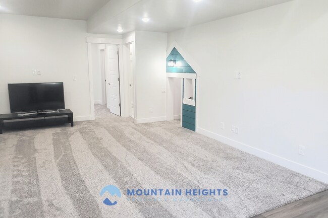 Building Photo - 3861 Spring Brook Ln