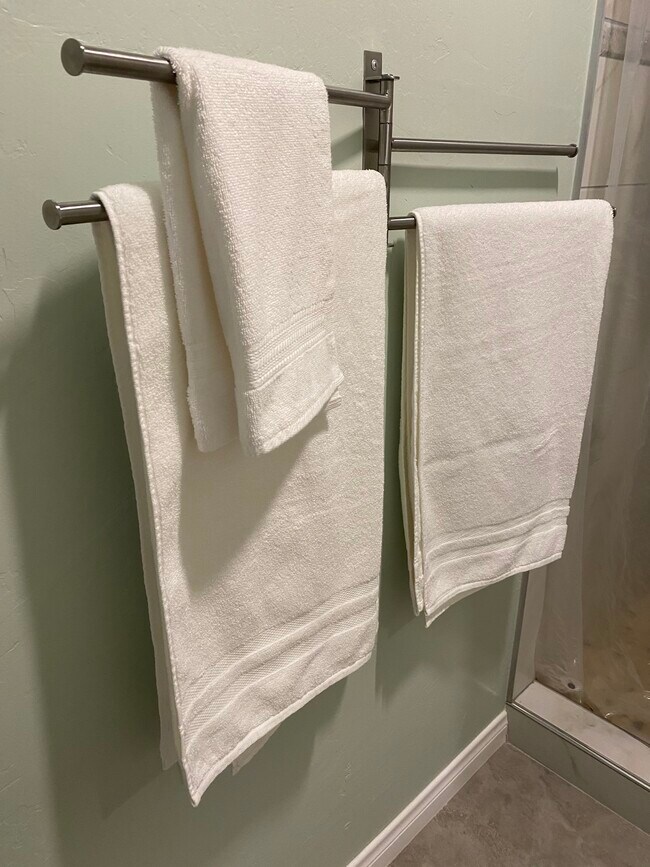 Building Photo - 632 Maria Ave