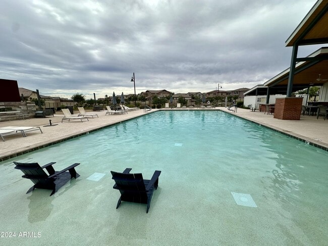 Building Photo - 4043 E Brisa Dr