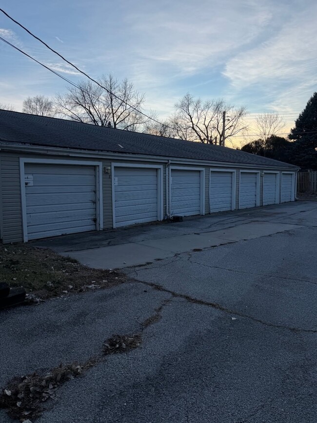 Building Photo - 2528 Wayne St