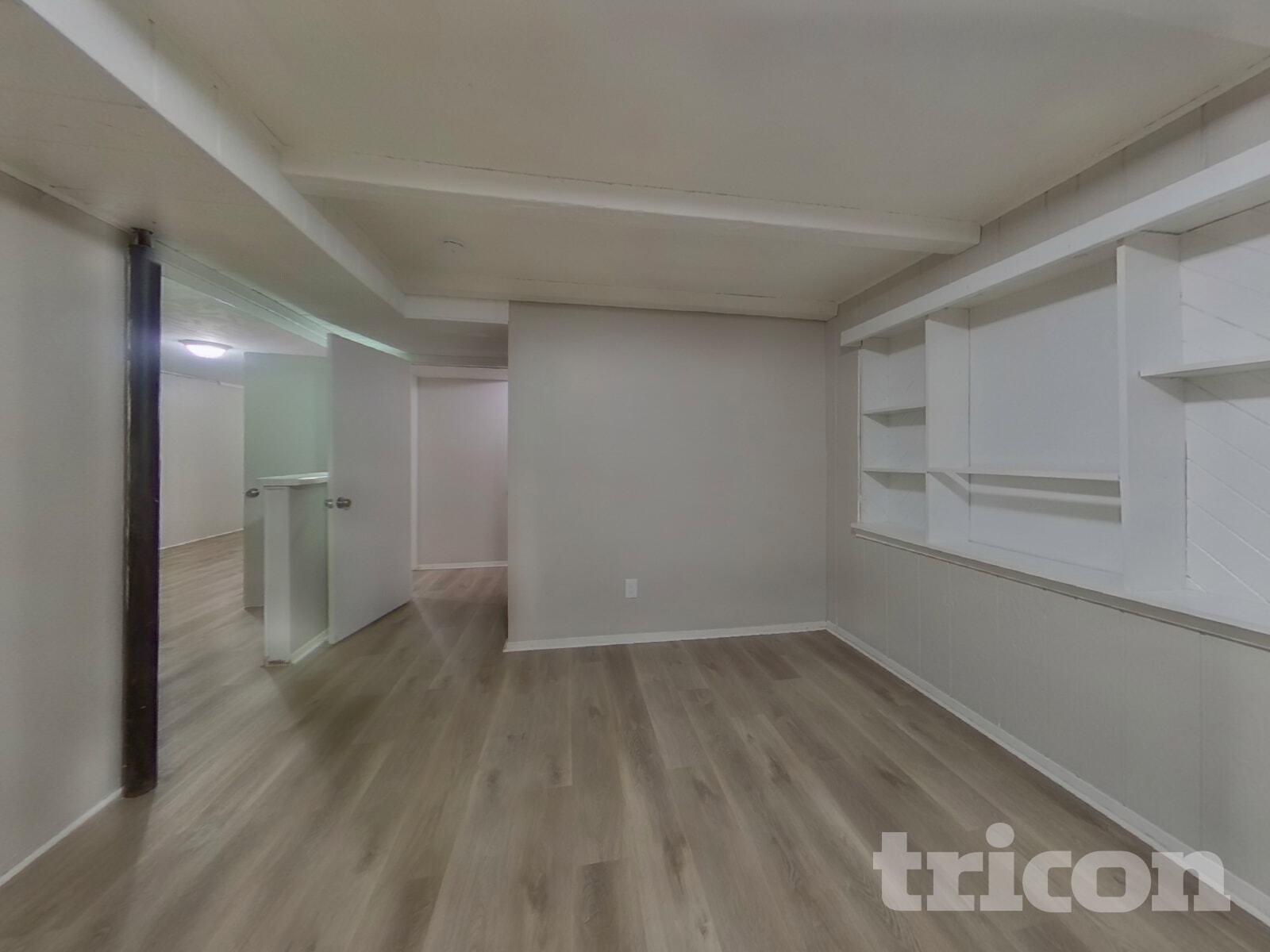 Building Photo - 5674 W Chestnut Ave