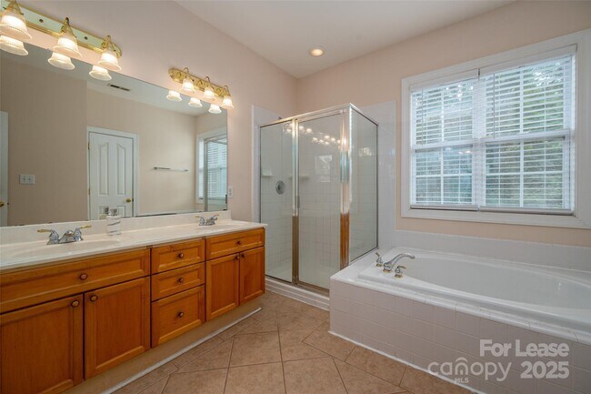 Building Photo - 11520 McGinns Trace Ct