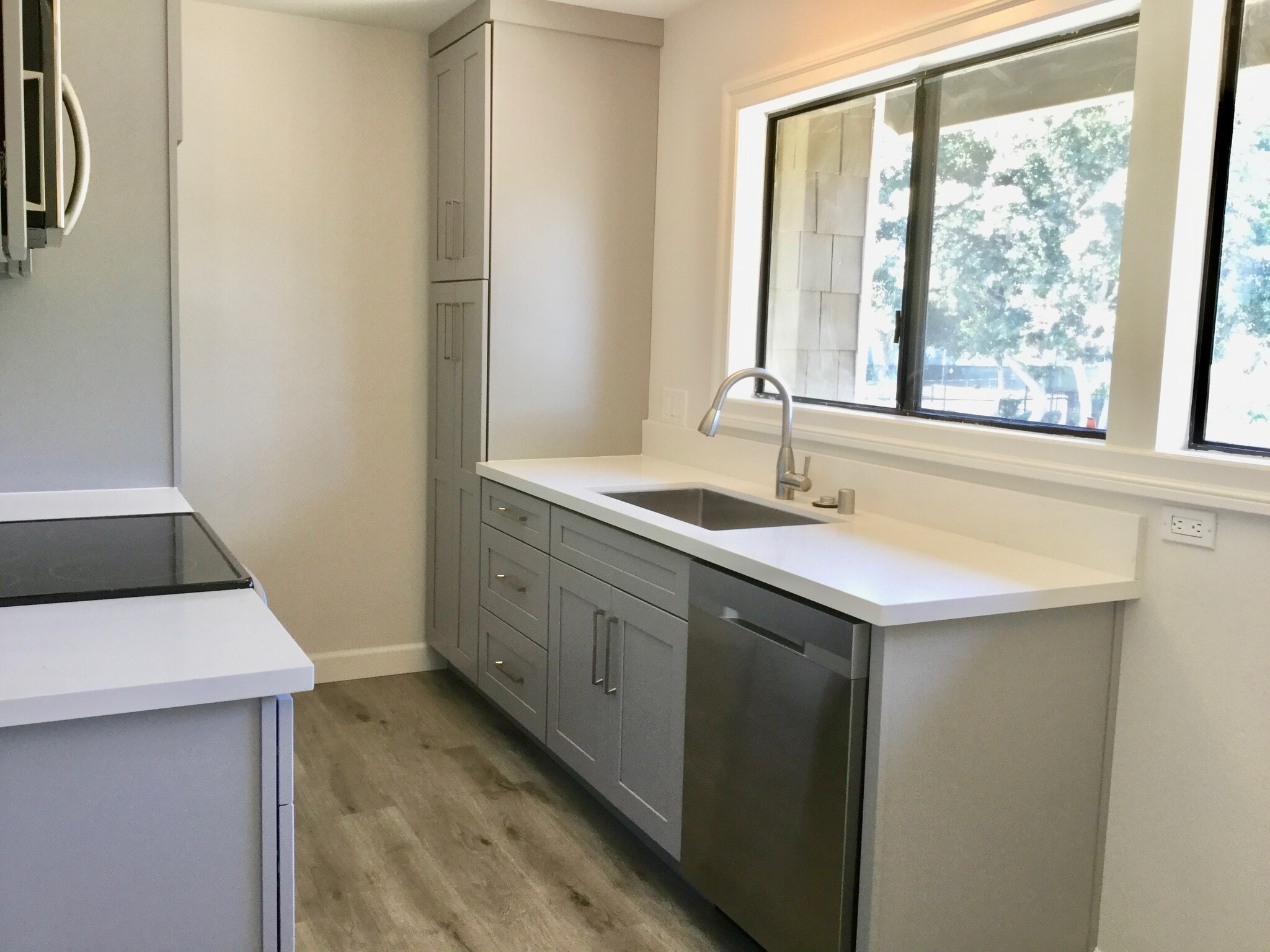 Building Photo - 20 Streamwood