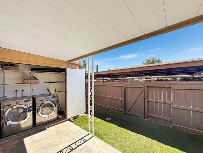 Building Photo - Great 2B/1BA Townhome in Escondido!