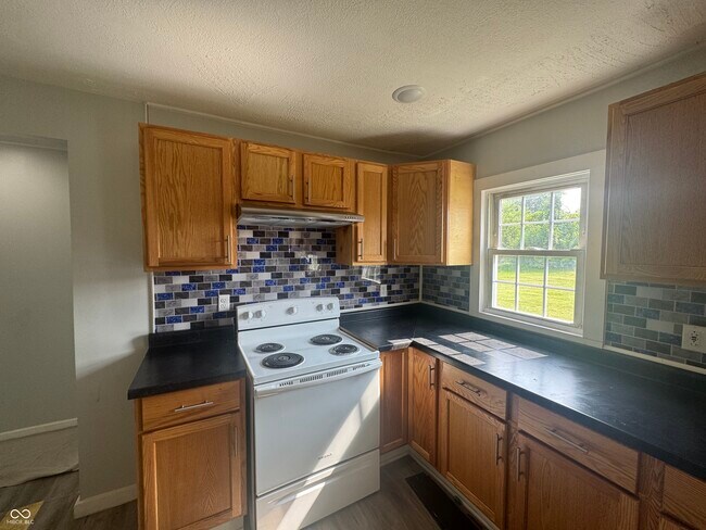 Building Photo - 308 S Range St