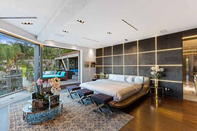 Building Photo - 8356 Sunset View Dr