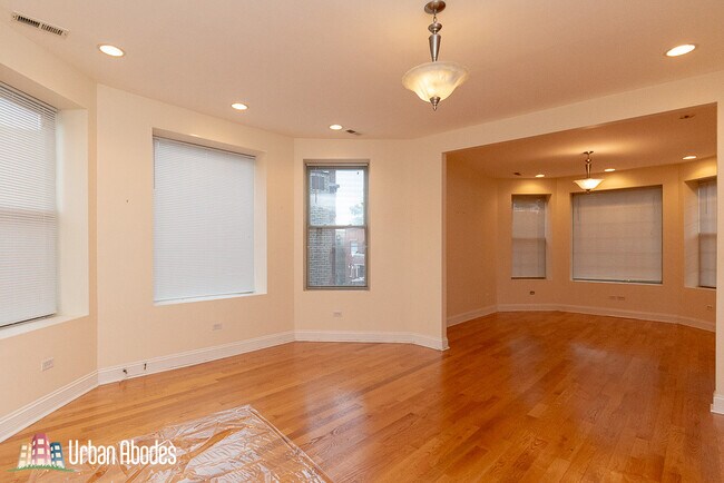Building Photo - 2537 N Kildare Ave