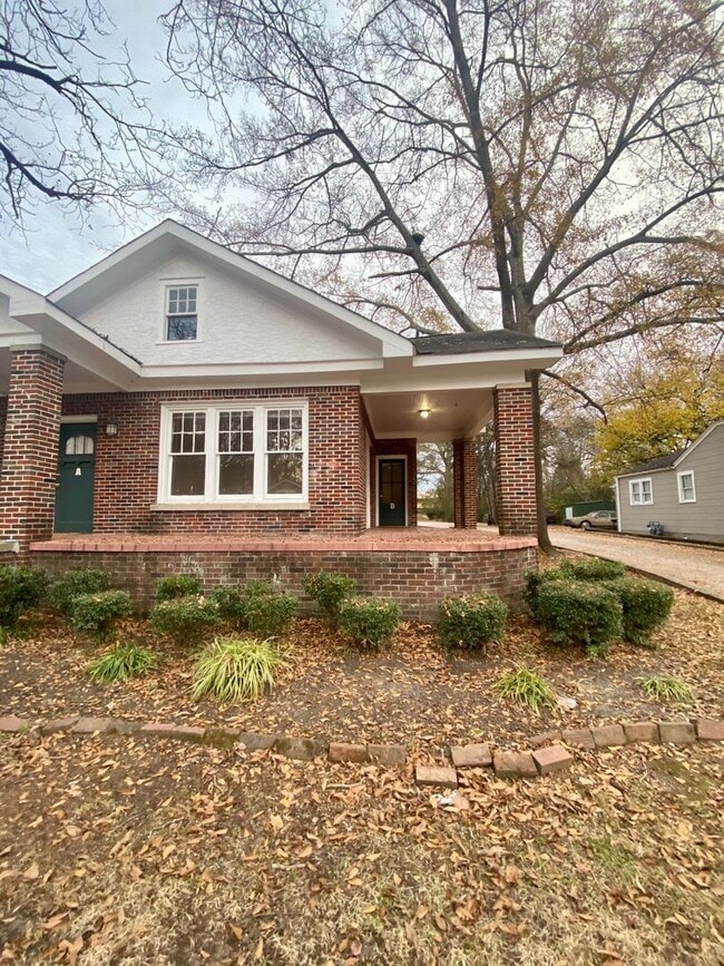 Building Photo - 326 N Madison St