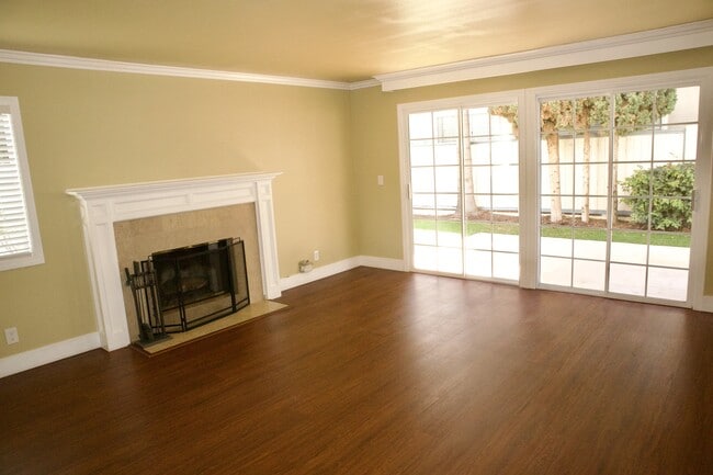 Building Photo - 2103 MacKay Ln