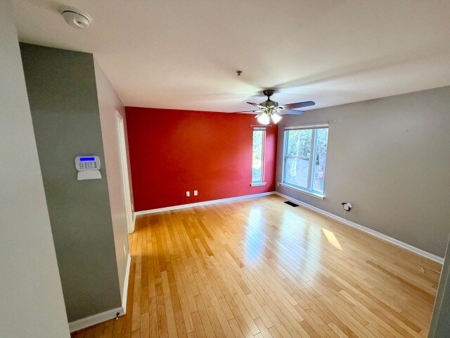 Building Photo - 607 Raphael Place