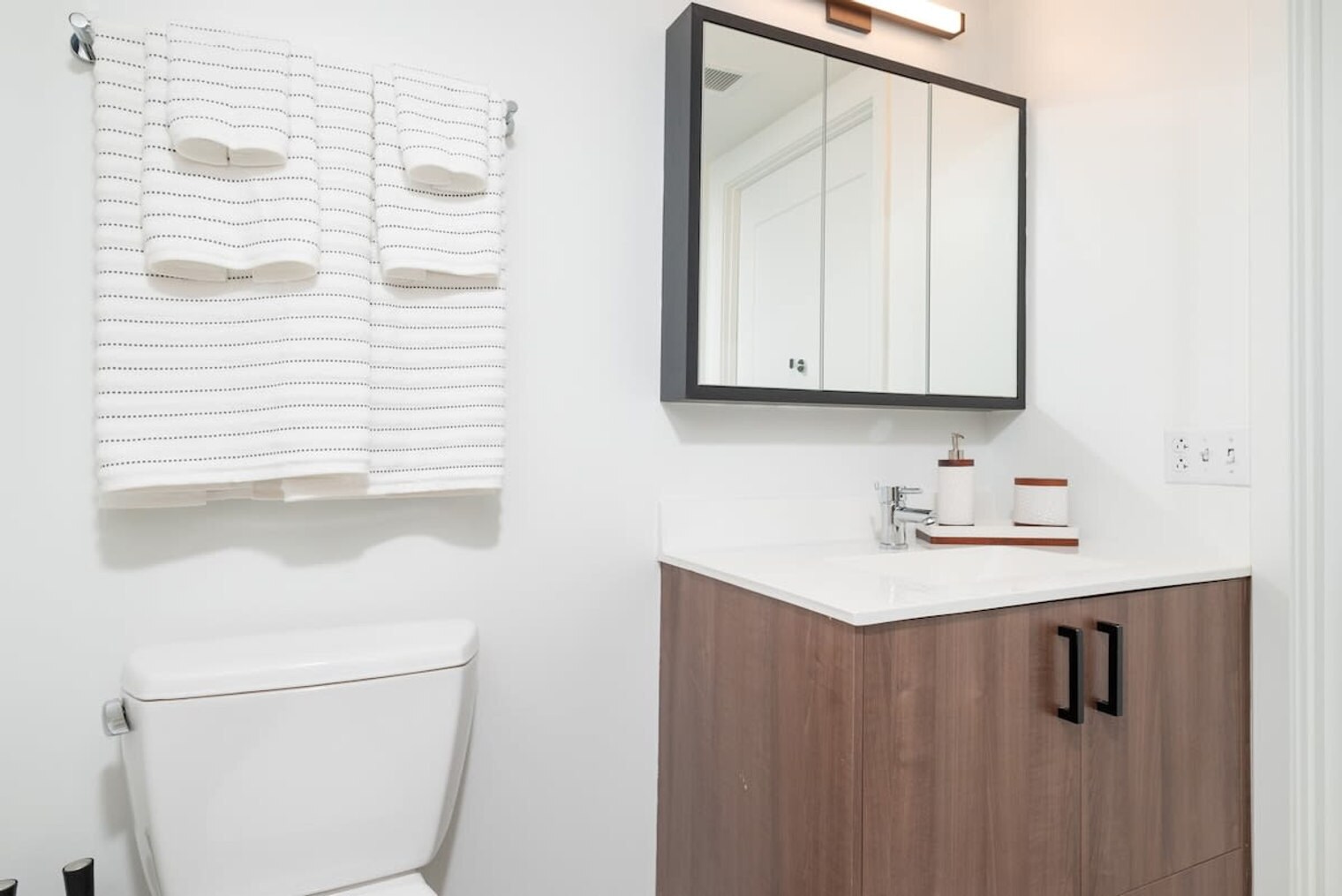 Building Photo - 425 Massachusetts Ave