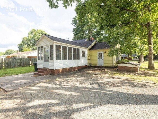 Building Photo - 2421 Parrish St