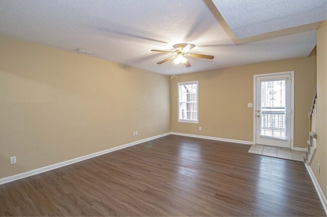 Building Photo - 2107 Ringgold Ct