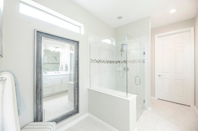 Building Photo - 13871 Miranese St