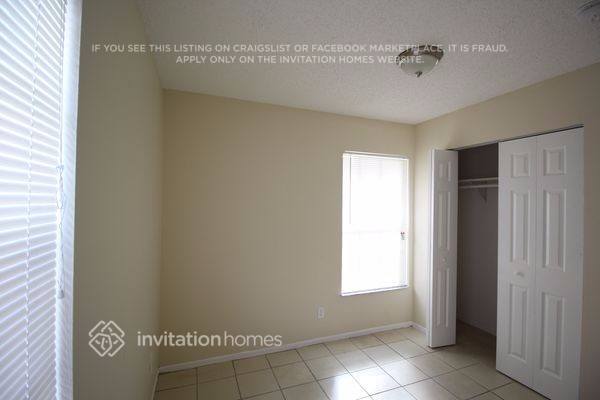 Building Photo - 8121 NW 44th Ct