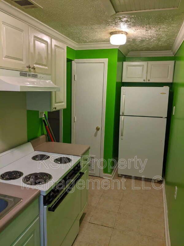 Building Photo - 514 E 64th St