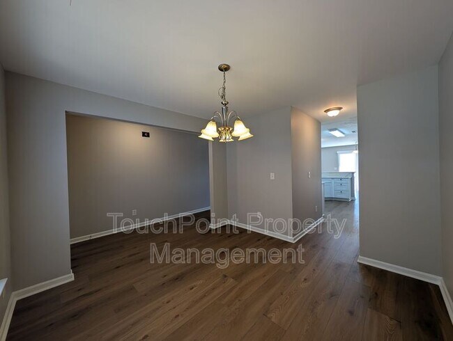 Building Photo - 11307 Breezehill Ln