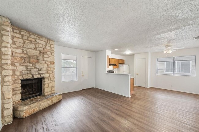 Building Photo - 2303 Rachael Ct