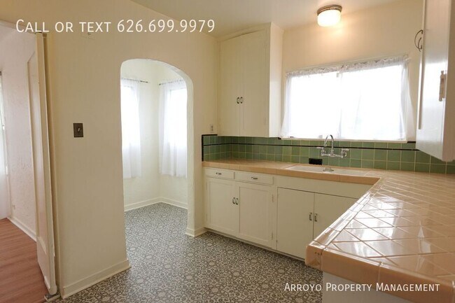 Building Photo - 3216 Brandon St