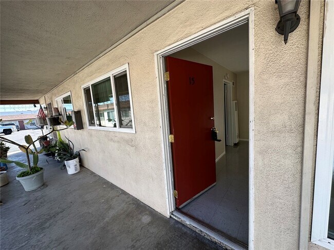 Building Photo - 936 W Foothill Blvd