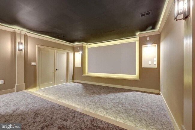 Building Photo - 6226 Kellogg Dr