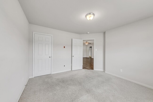 Building Photo - 1604 Lil Larry Dr