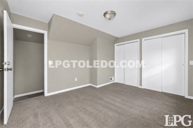 Building Photo - 544 Woodsdale Ave
