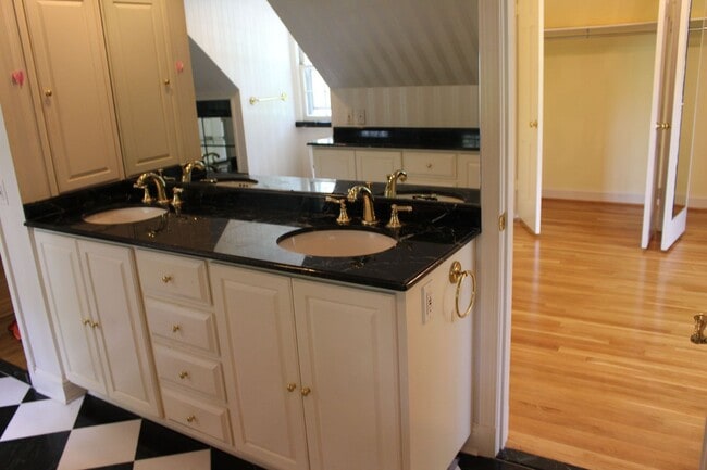 Building Photo - "Coming Soon" Whitman District - Gorgeous ...