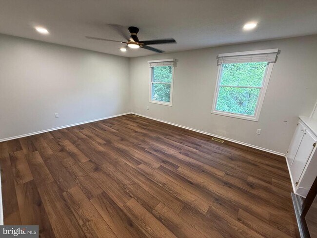 Building Photo - 14917 Lear Ln