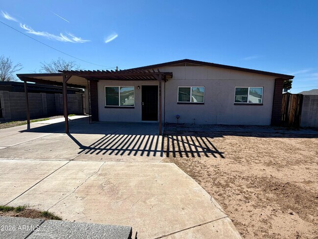 Building Photo - 11446 N 33rd Ave
