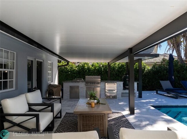 Building Photo - 3000 Jasmine Terrace