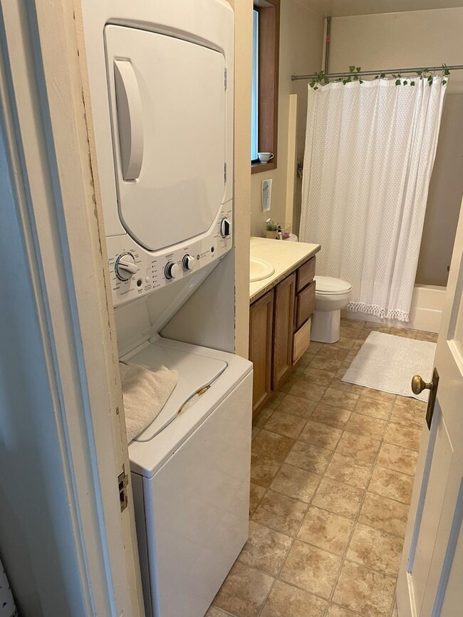 Building Photo - 820/822 High St