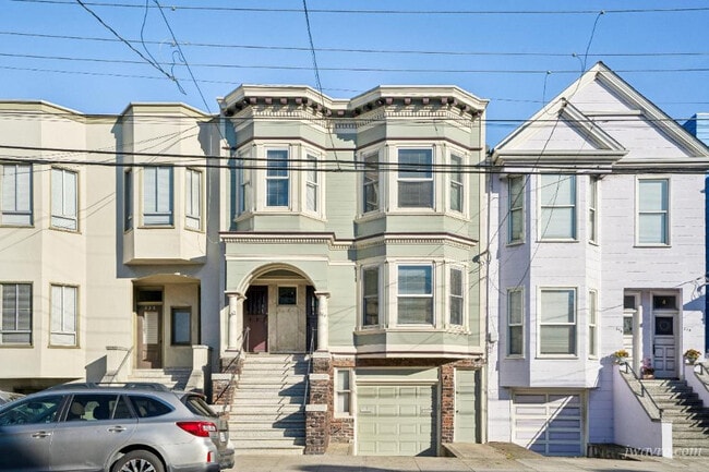 Building Photo - 342 4th Ave