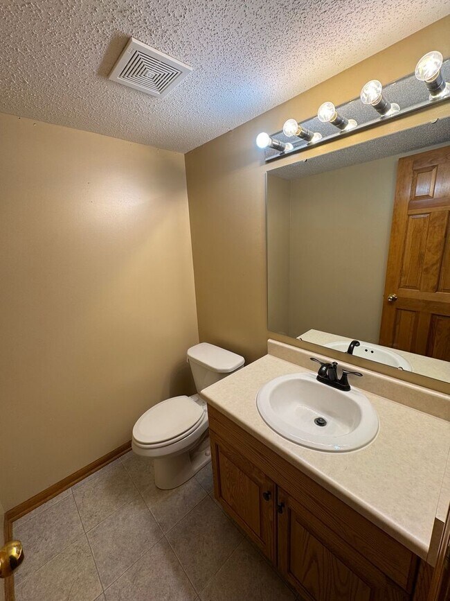 Building Photo - Its in Carroll School District!