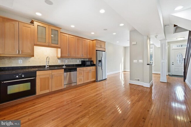 Building Photo - 249 11th St SE