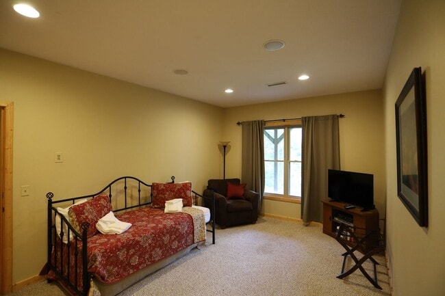 Building Photo - Large Private Furnished 4 Bed Winter Seasonal in Thornton- Close to Skiing! $2550/mo