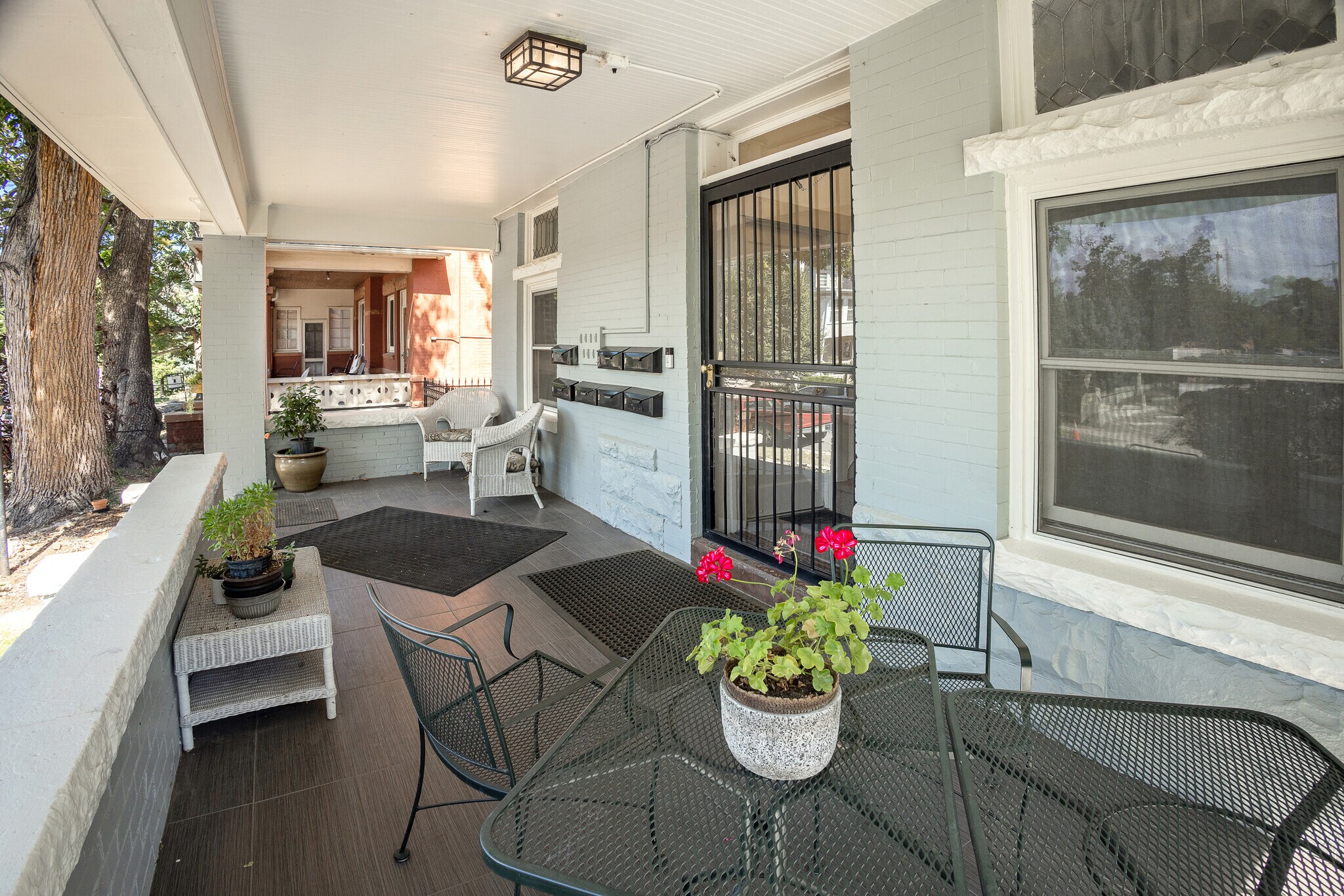 Building Photo - 830 Clarkson