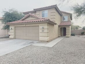 Building Photo - Large 4Bedrooms- 3Bath Home!!!