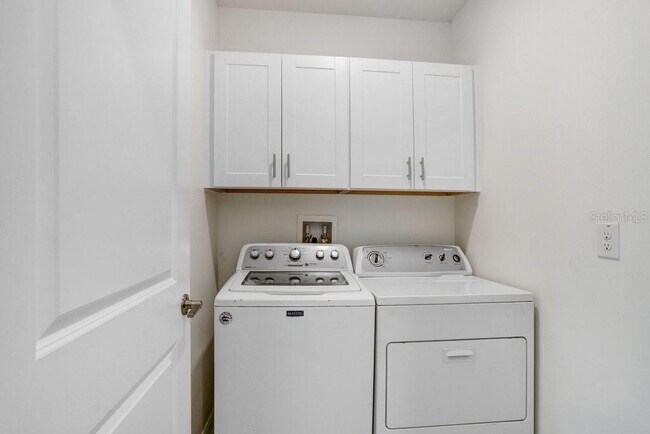 Building Photo - 6384 Ten Acre Ct