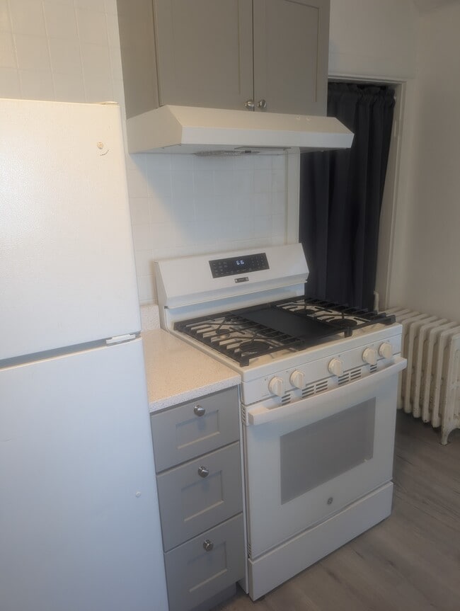 Building Photo - 300 Straight Ave NW