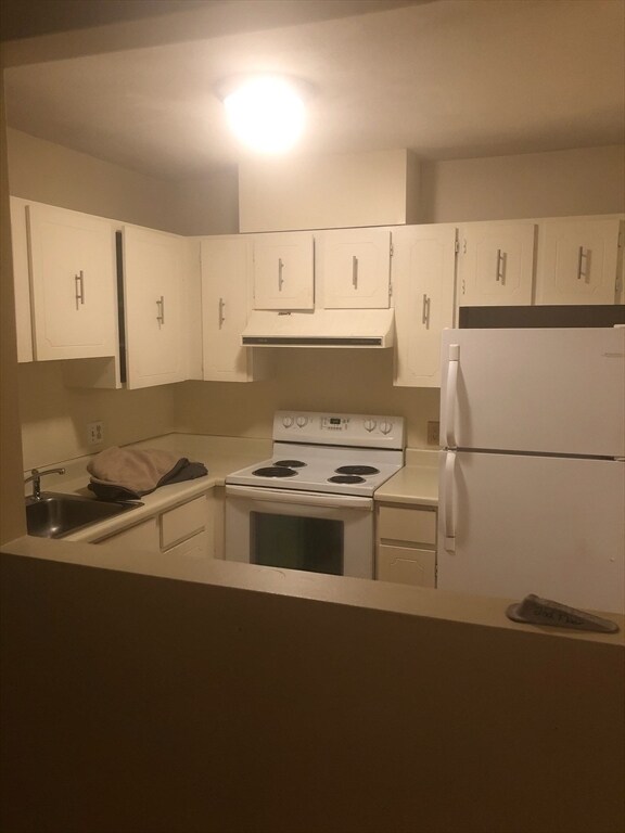 Building Photo - 245 Sea St