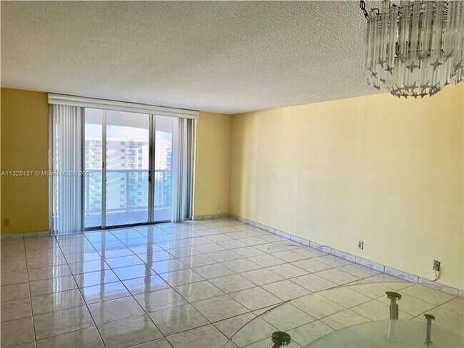 Building Photo - 3800 S Ocean Dr