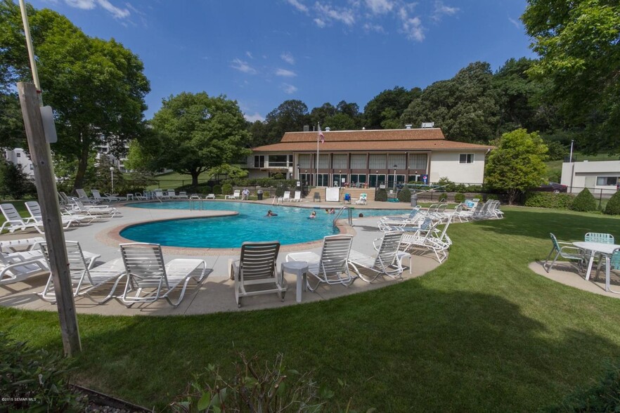 Outdor pool area - 1923 Viking Dr NW