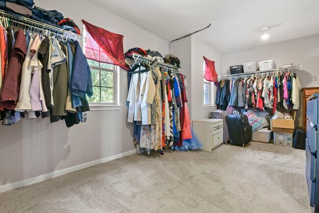 Building Photo - 1022 Americana Dr